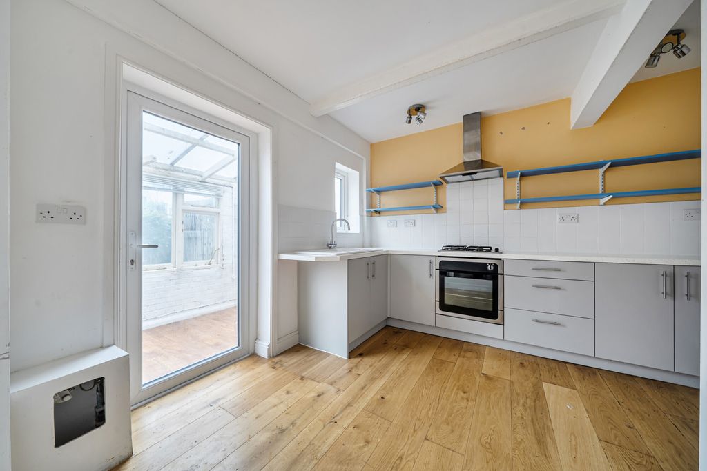 Property photo 2 of 22 Kitchen