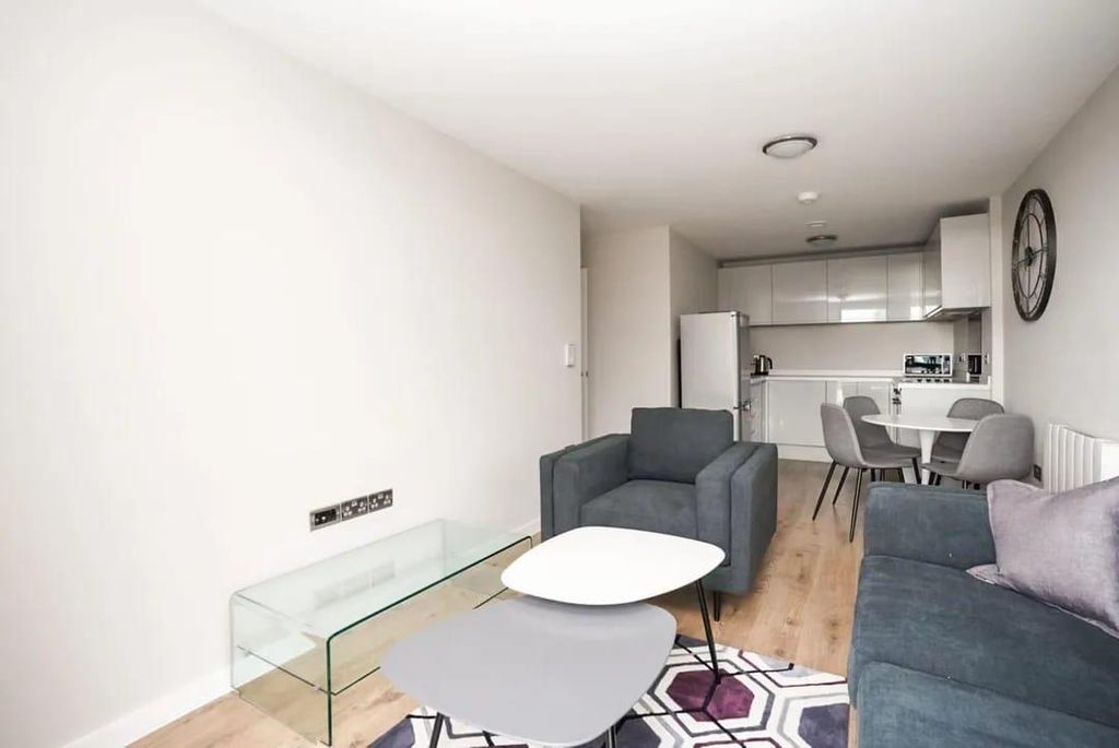 Property photo 2 of 11 Lounge 1