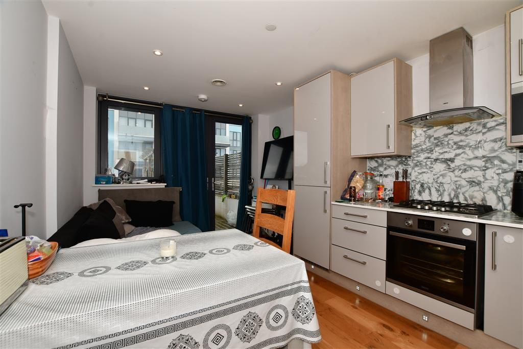 Property photo 1 of 8 Lounge / Kitchen / Diner