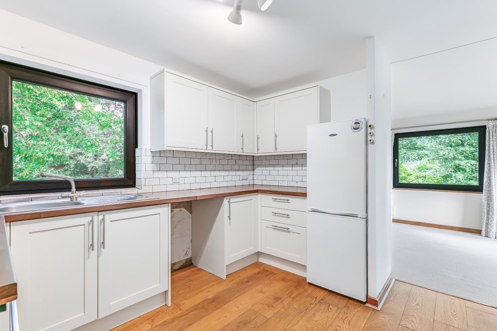 Property photo 3 of 14 Picture 3