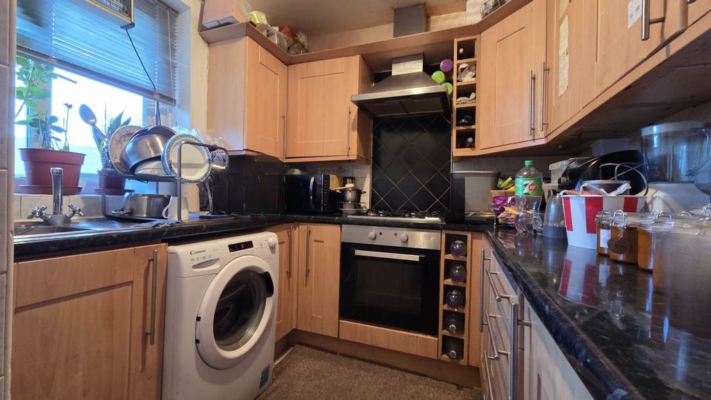 Property photo 3 of 8