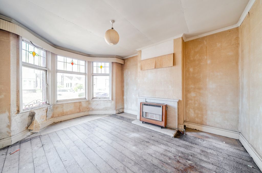 Property photo 2 of 20 1482130-6-6A4Be8E...