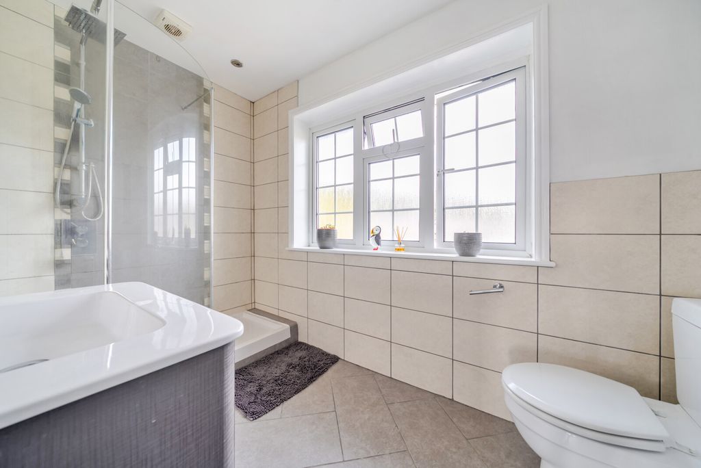 Property photo 3 of 20 1-69Cf9796Bce75-1...