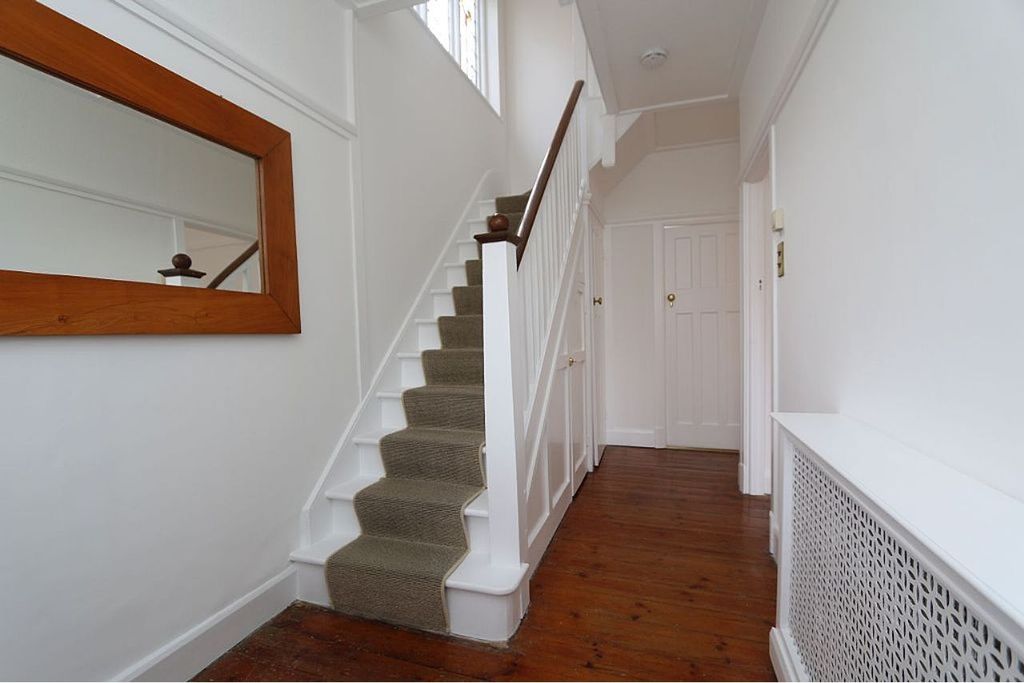 Property photo 2 of 22 Entrance Hallway