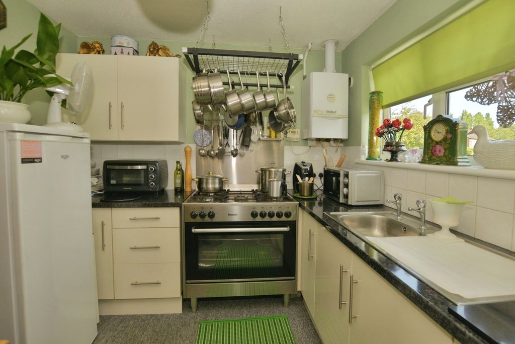 Property photo 2 of 13 Kitchen