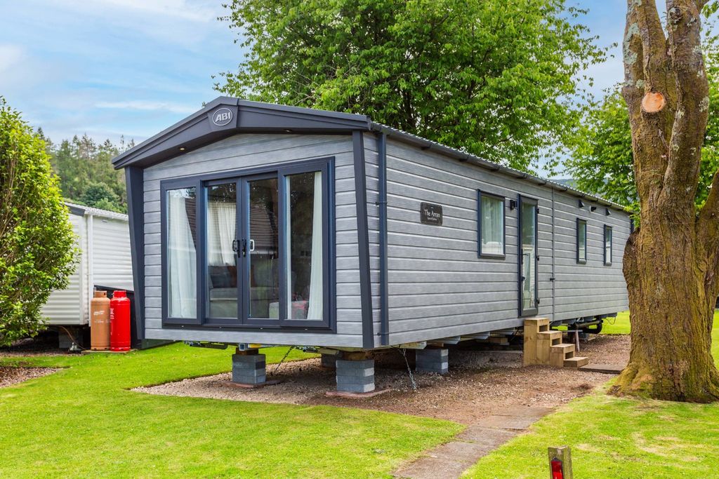 Property photo 2 of 28 5308542