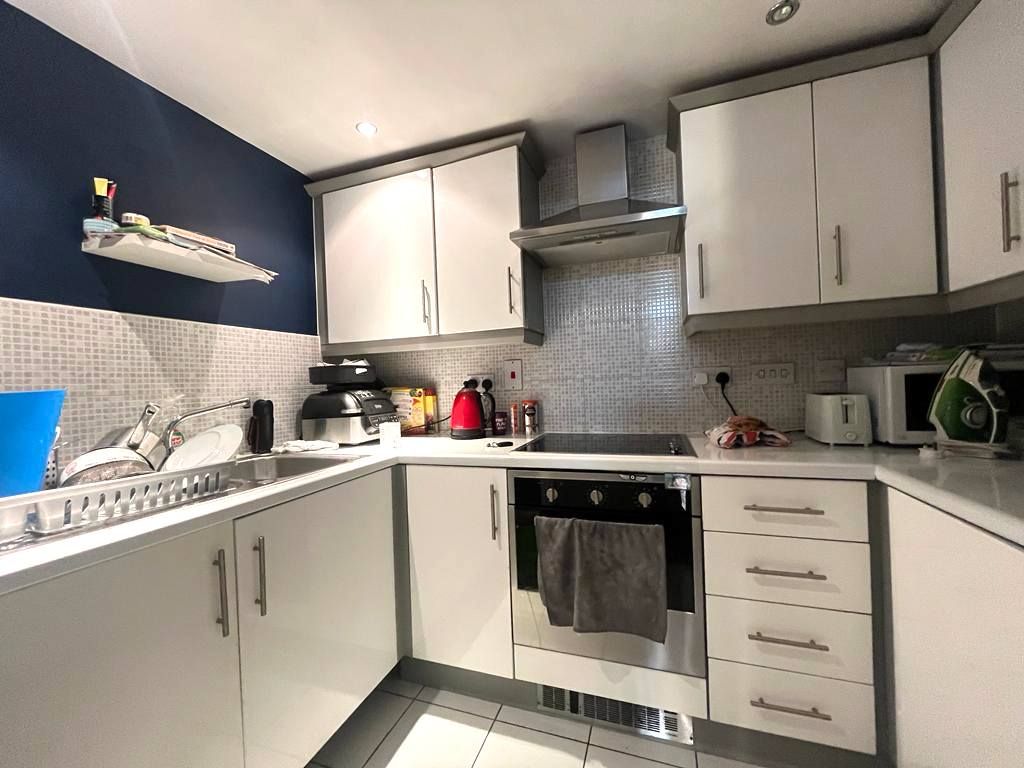 Property photo 3 of 6 Kitchen