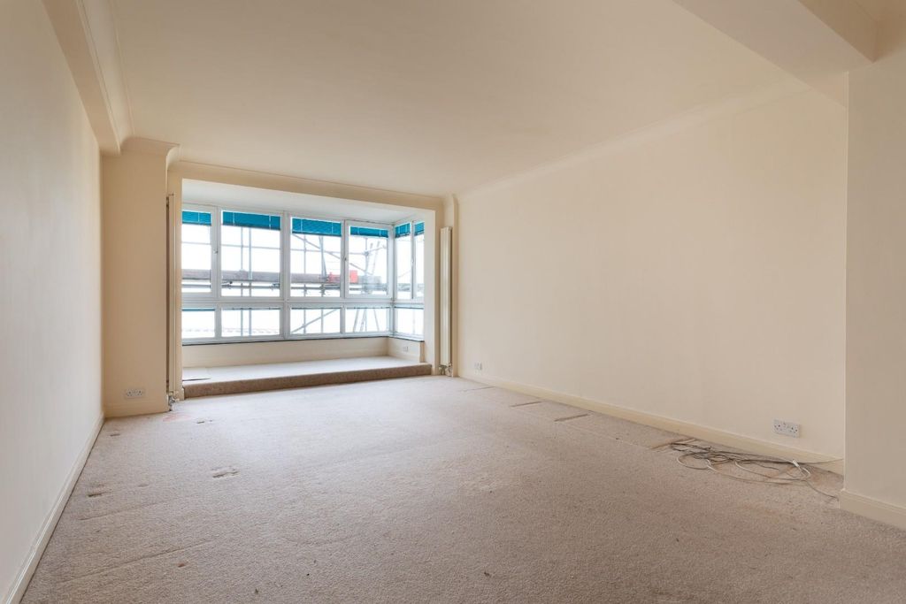 Property photo 3 of 19 Marine Gate-6.Jpg
