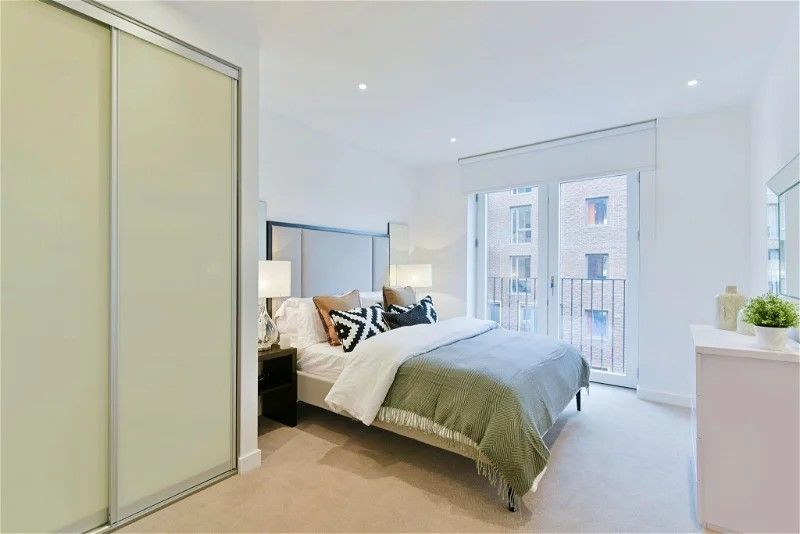 Property photo 2 of 5 St_Johns_Way_Show...