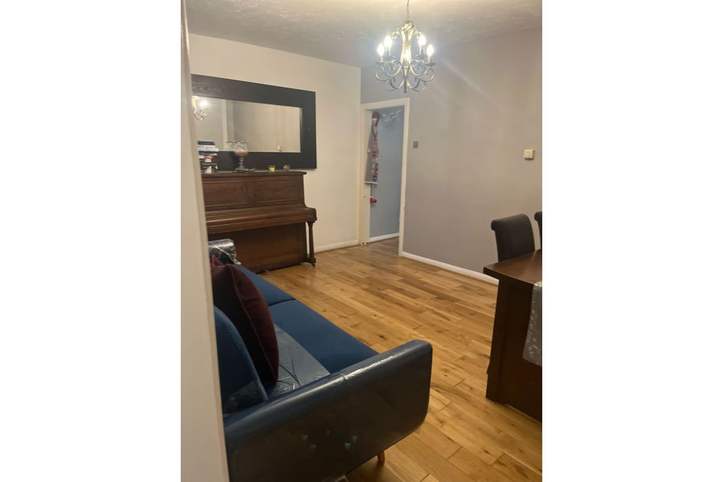 Property photo 3 of 7 Dining Room