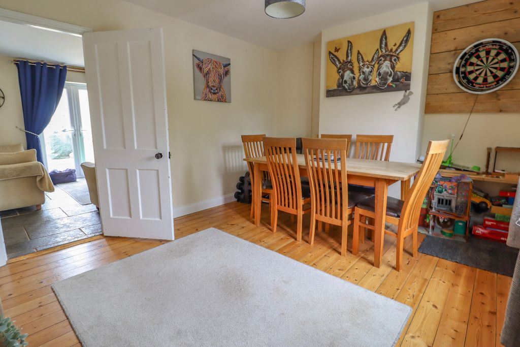 Property photo 2 of 12 5287002