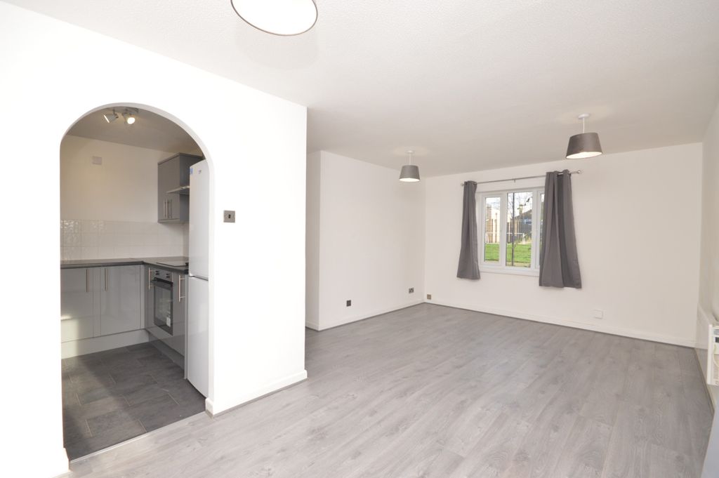 Property photo 2 of 11 Gallery