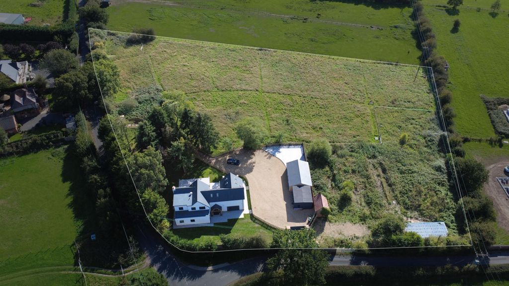 Property photo 2 of 45 Plot Highlight