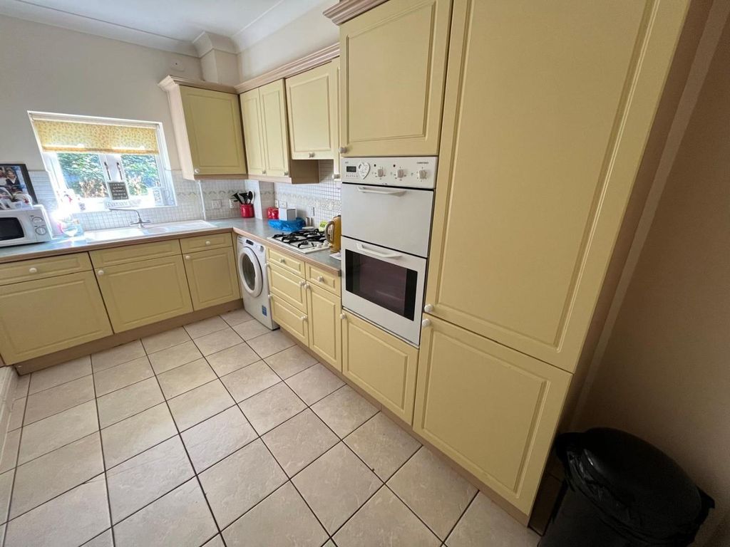 Property photo 3 of 12 4Fe0744B-B6d0-446F-9A3F-2d0B16d156Ed.Jpg