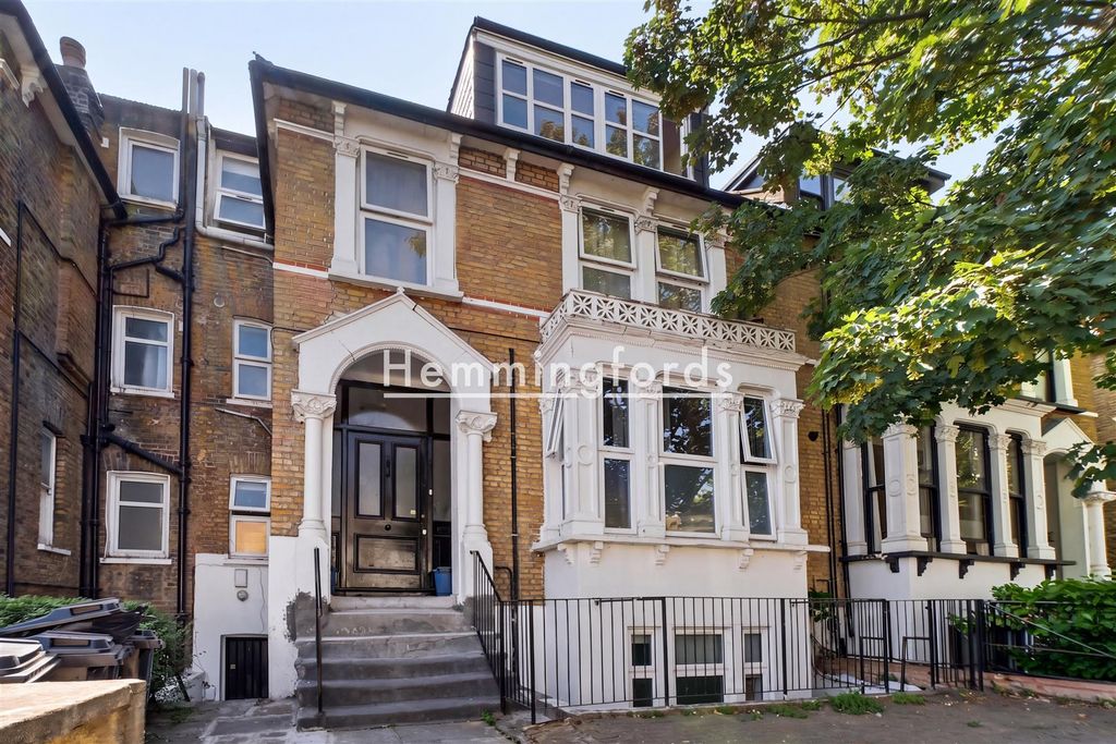 Property photo 1 of 15 Queens Drive N4-14.Jpg