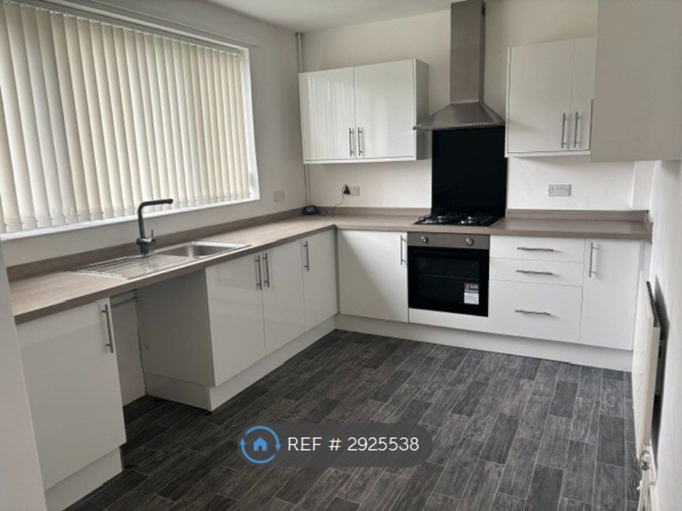 Property photo 2 of 7 Kitchen