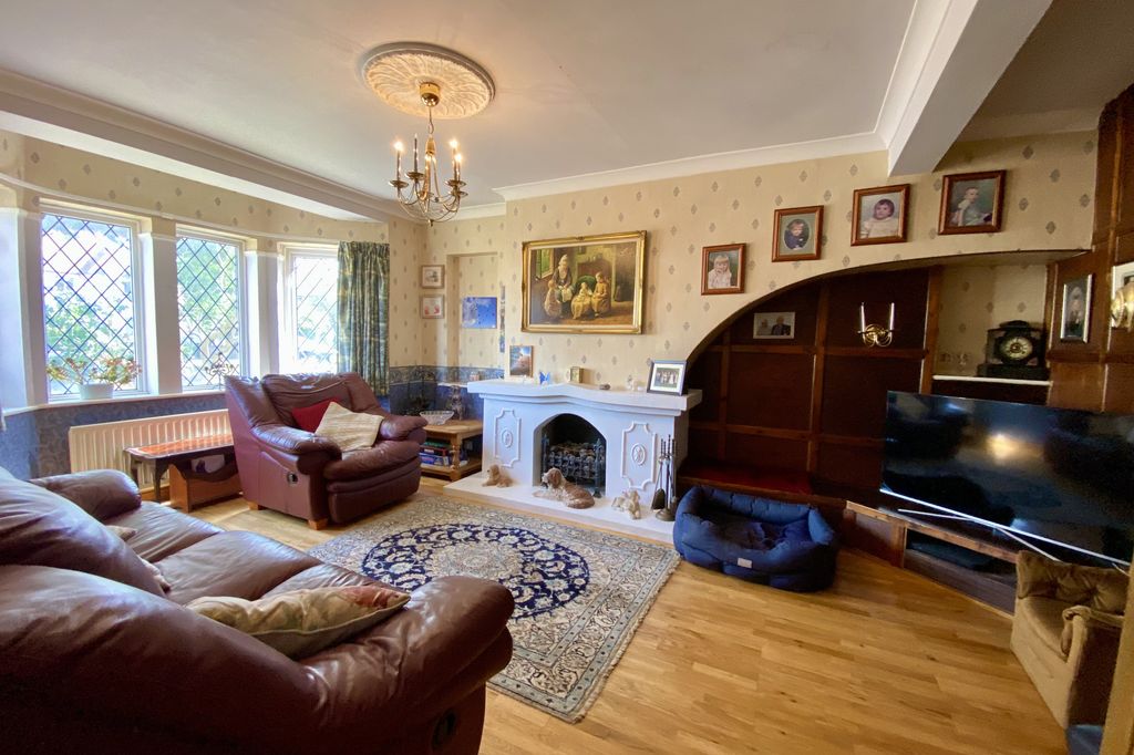 Property photo 3 of 25