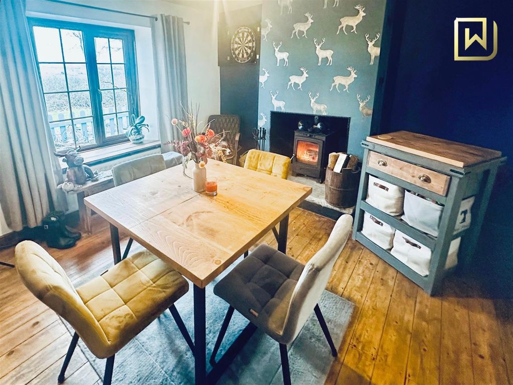 Property photo 2 of 47 Sitting Room