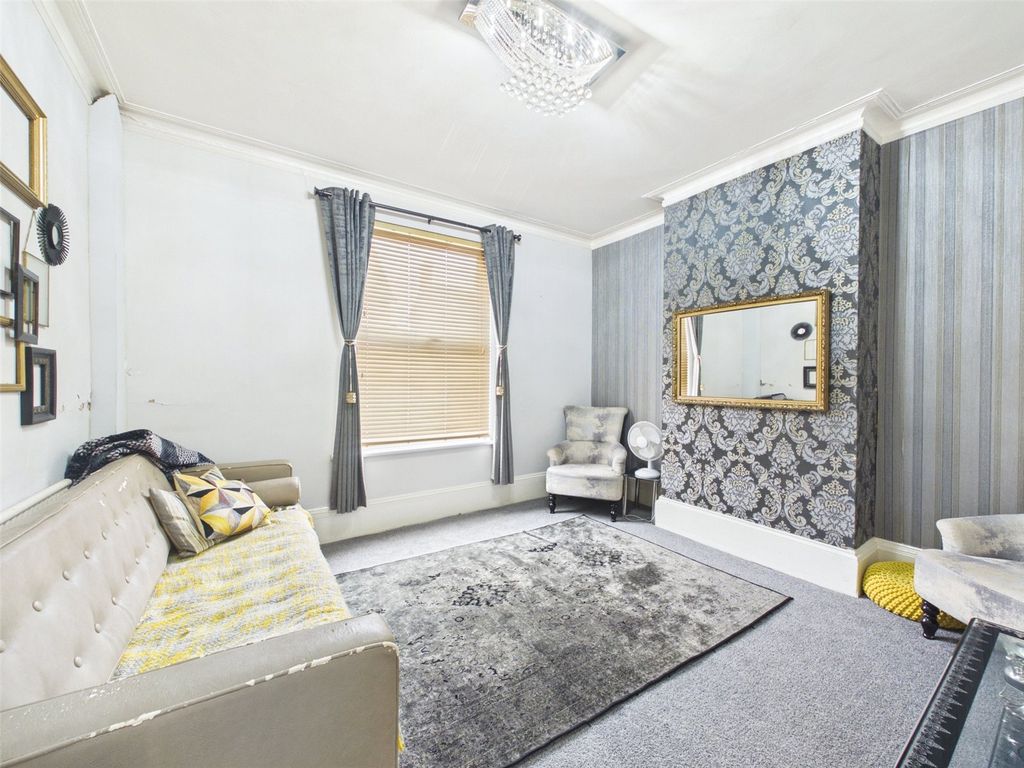 Property photo 2 of 12 Picture No. 07