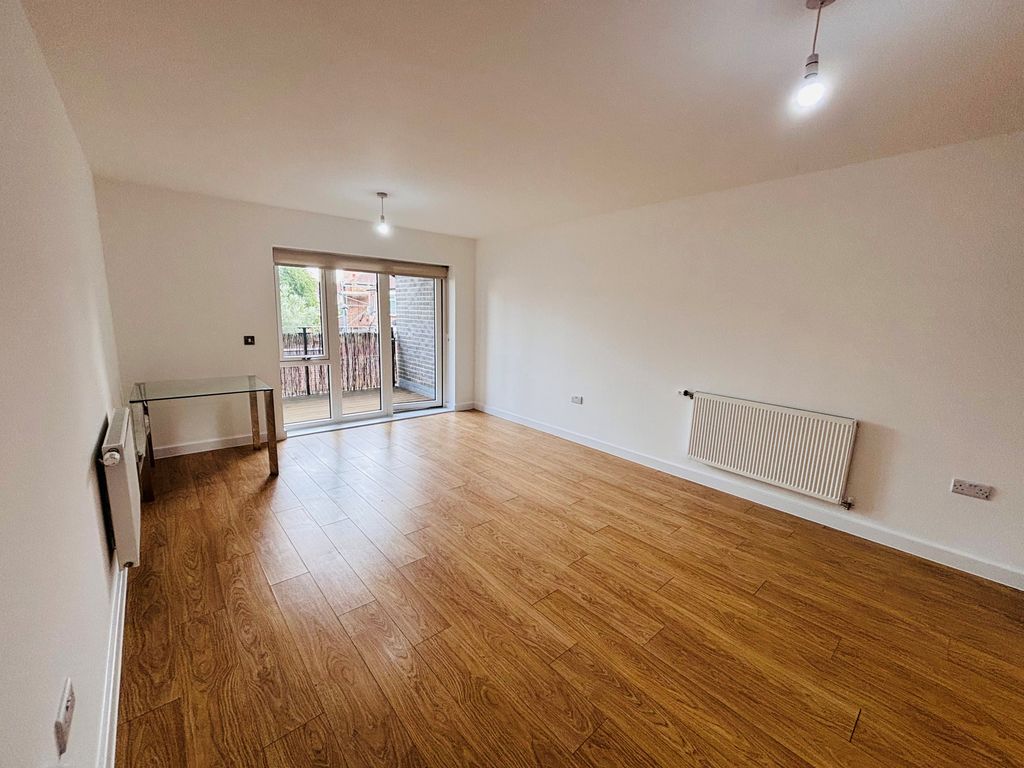 Property photo 1 of 7 Living Room
