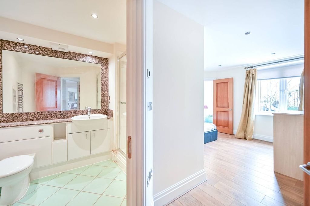 Property photo 3 of 15