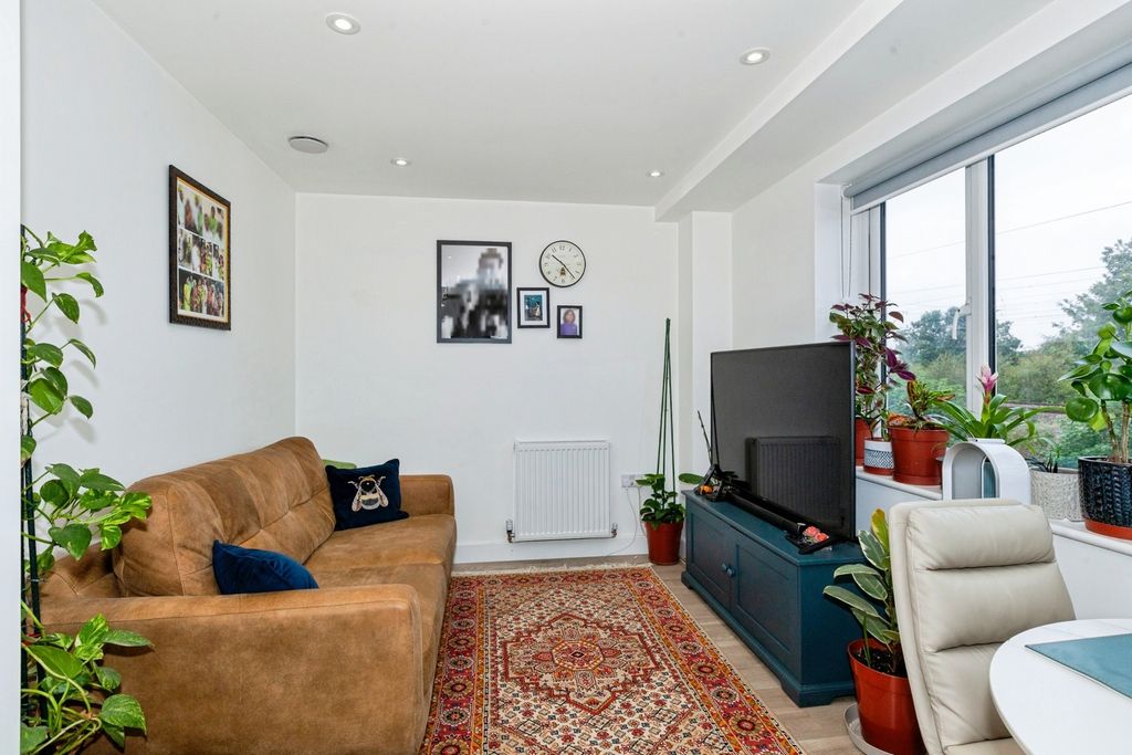 Property photo 3 of 14 Photo