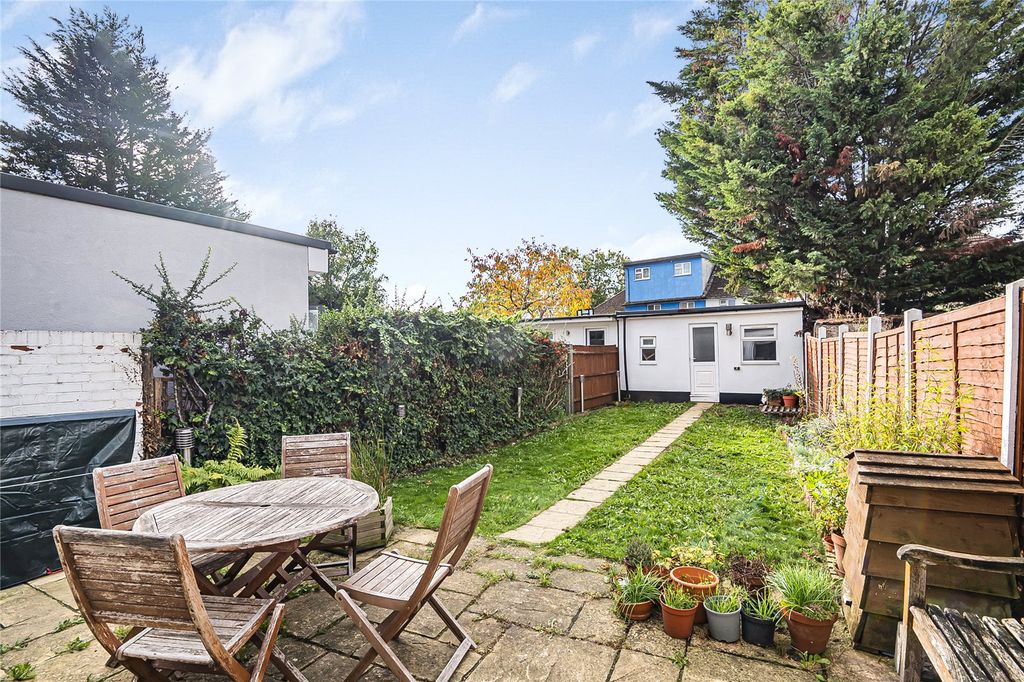 Property photo 3 of 13 Garden