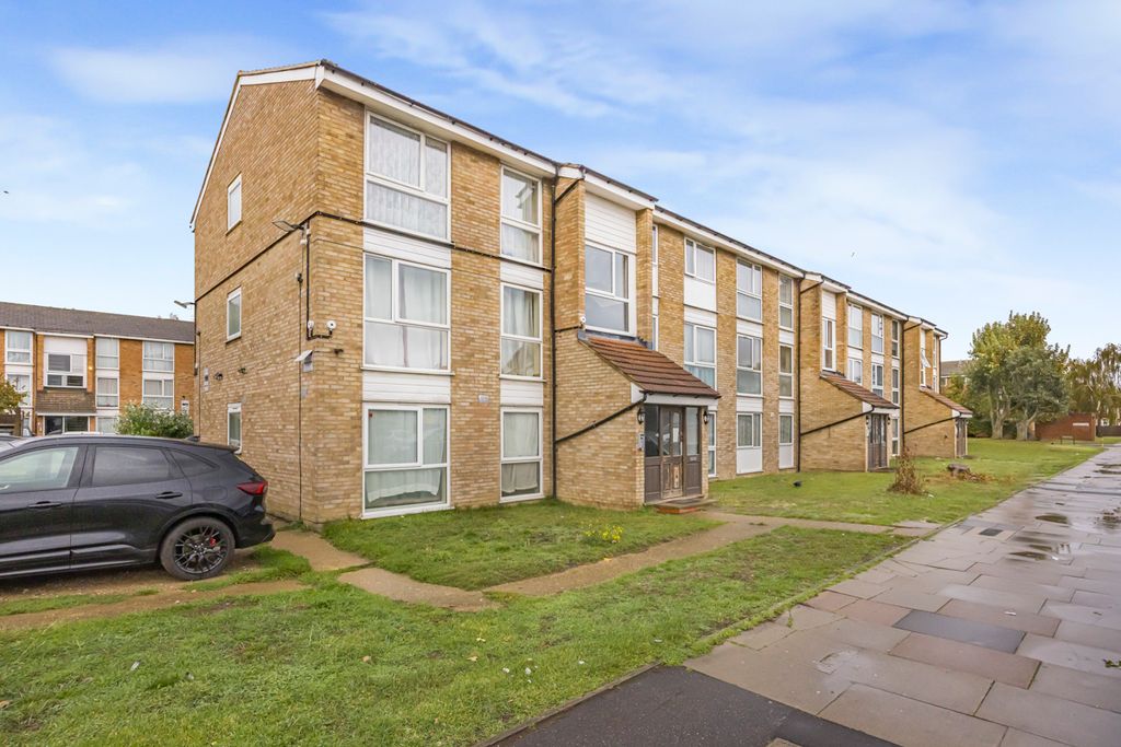 Property photo 1 of 14 25 Lynn Road, Newbury Park -014
