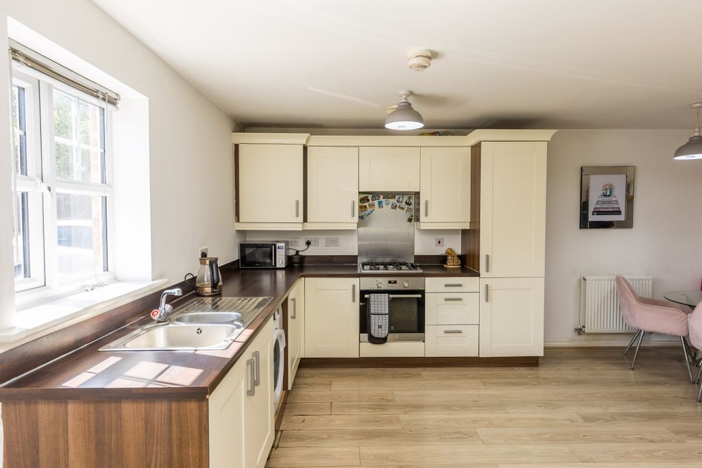 Property photo 3 of 14 Img_0368