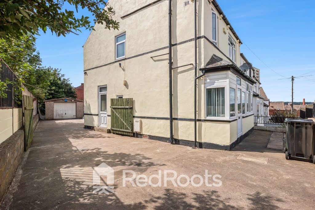 Property photo 2 of 23 4405244