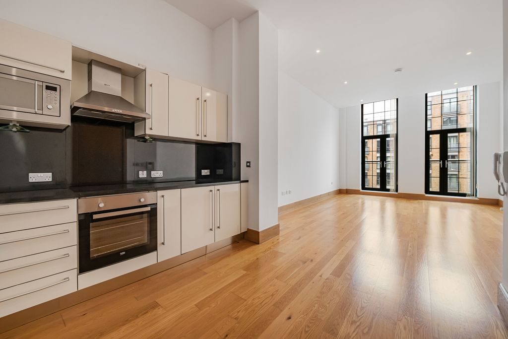 Property photo 1 of 20 Kitchen/Reception