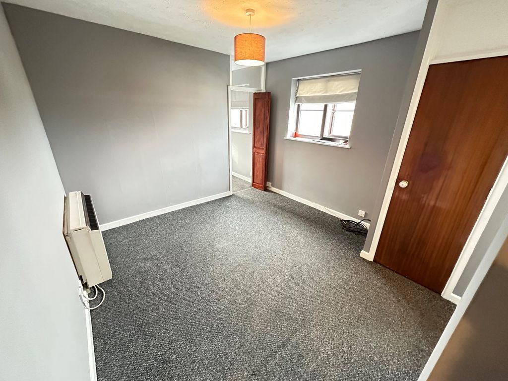 Property photo 3 of 8 4848913