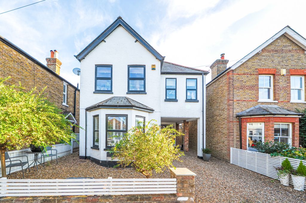 Property photo 1 of 11