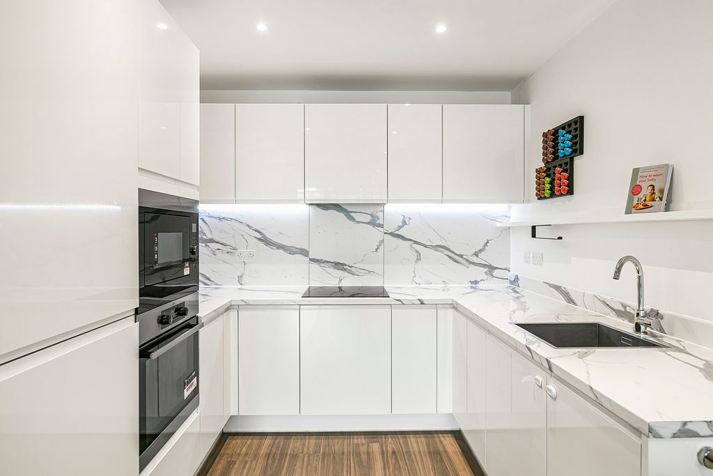 Property photo 3 of 30 Kitchen