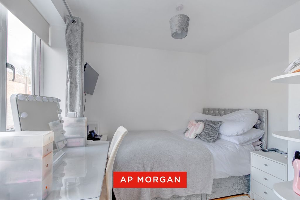 Property photo 2 of 22 Picture No. 08