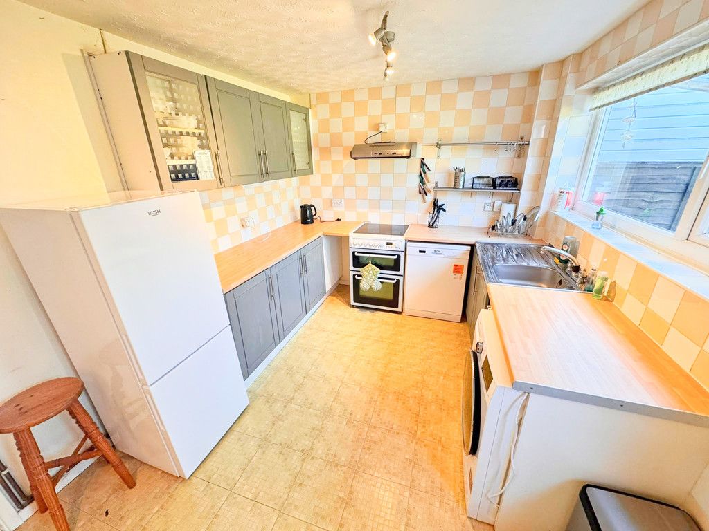 Property photo 3 of 14 Photo 6