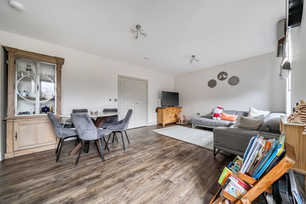 Property photo 3 of 16 1396997-15-695F9136366B1