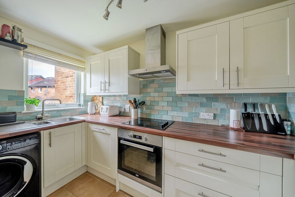 Property photo 3 of 10 1424316-5-69B2Aed...