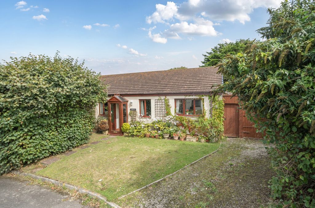 Property photo 1 of 24 1346399-1-68Bafb9...