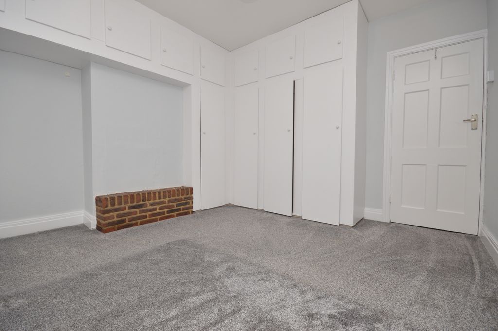 Property photo 3 of 9 Gallery