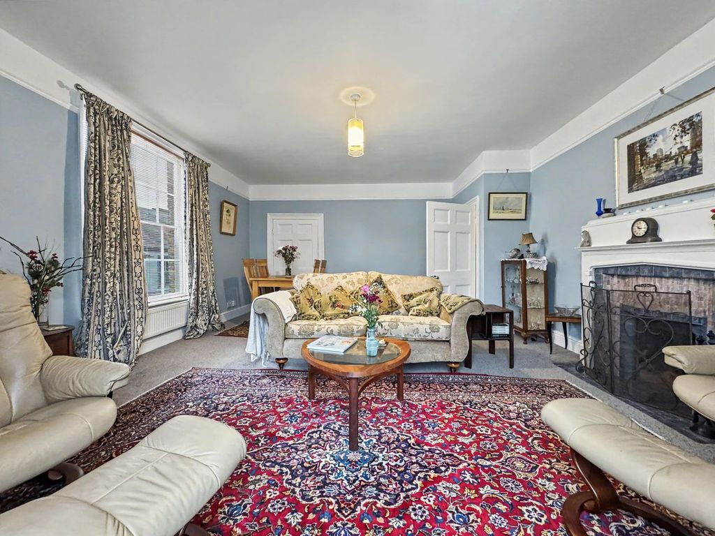 Property photo 2 of 21