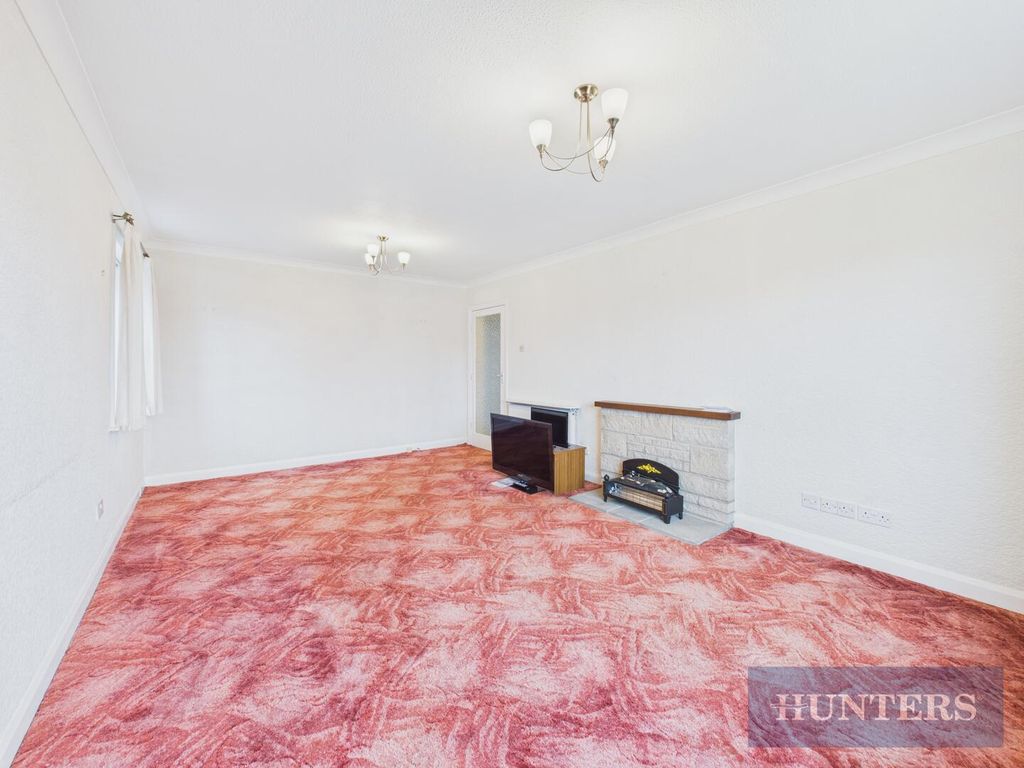 Property photo 3 of 16 Living Room