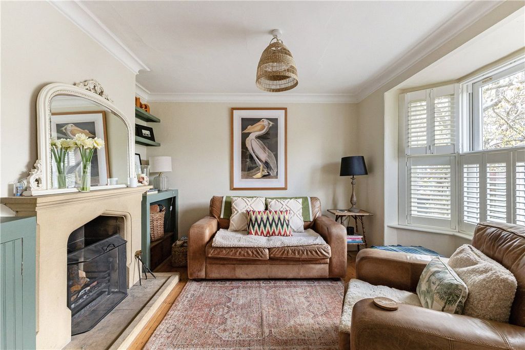 Property photo 3 of 11 Sitting Room