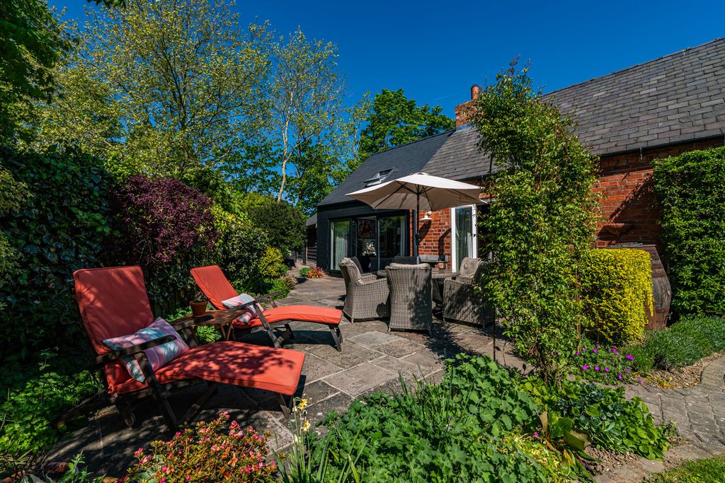 Property photo 3 of 24