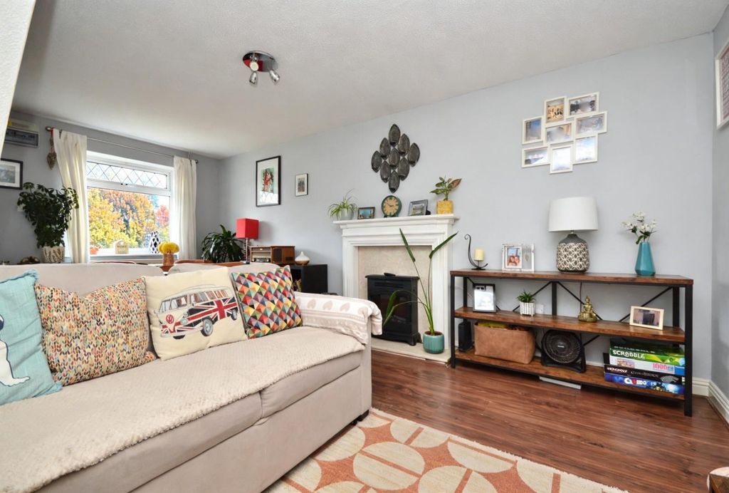 Property photo 3 of 17