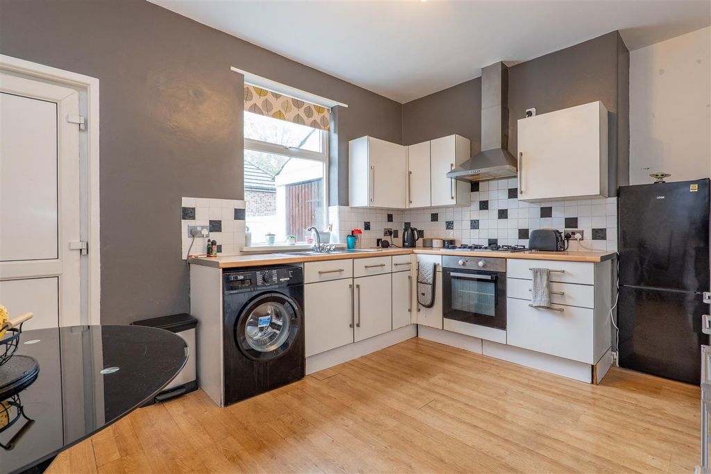 Property photo 3 of 18 Kitchen/Diner