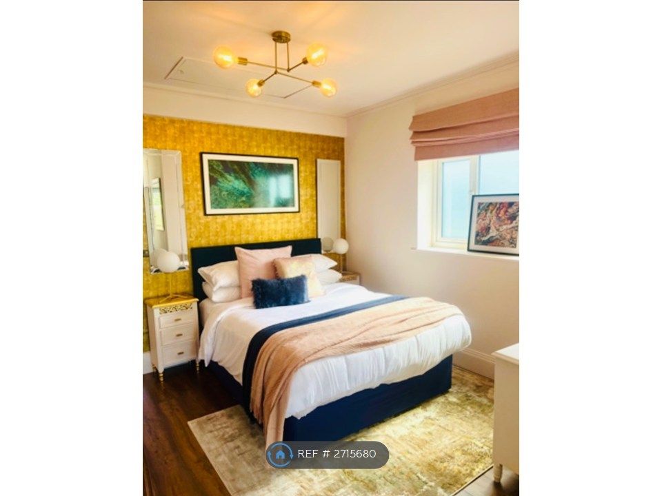 Property photo 1 of 13 Bedroom- King Size Hynos Bed