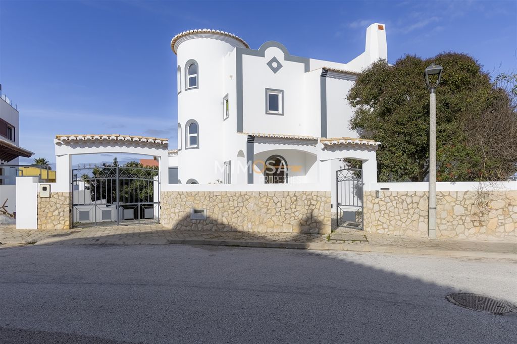 Property photo 2 of 45