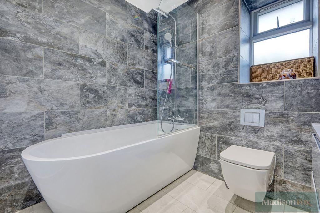 Property photo 3 of 49 Picture No. 75