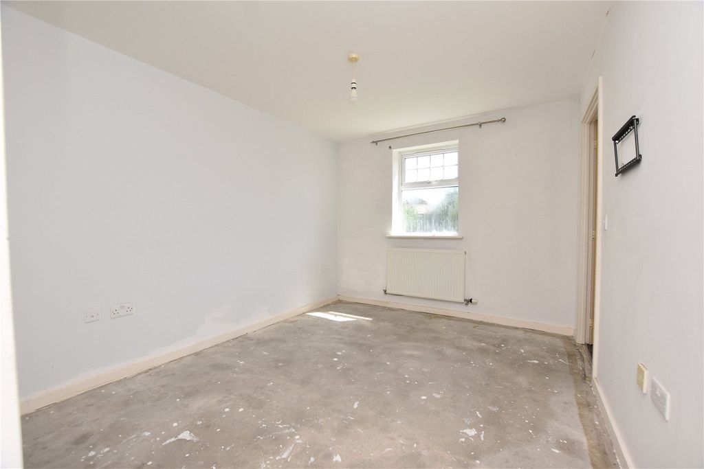 Property photo 3 of 9 Picture No. 30